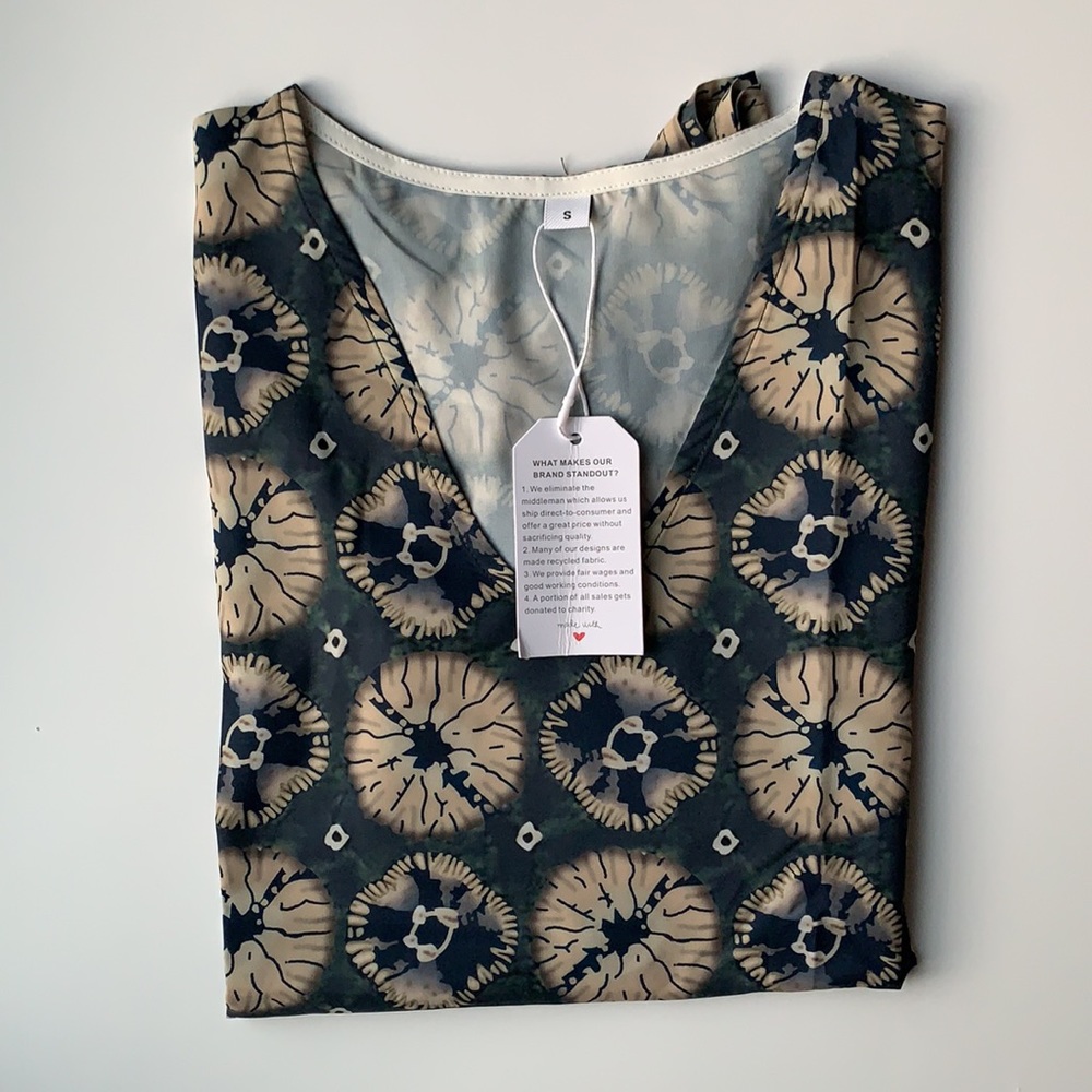 Retro Print Long Sleeve Blouse - Picture 2 of 3